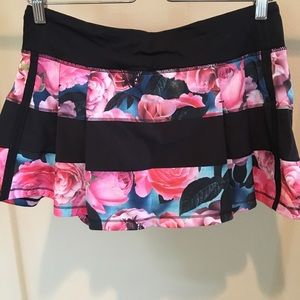 WORN ONCE LIKE NEW lululemon skirt in fun print