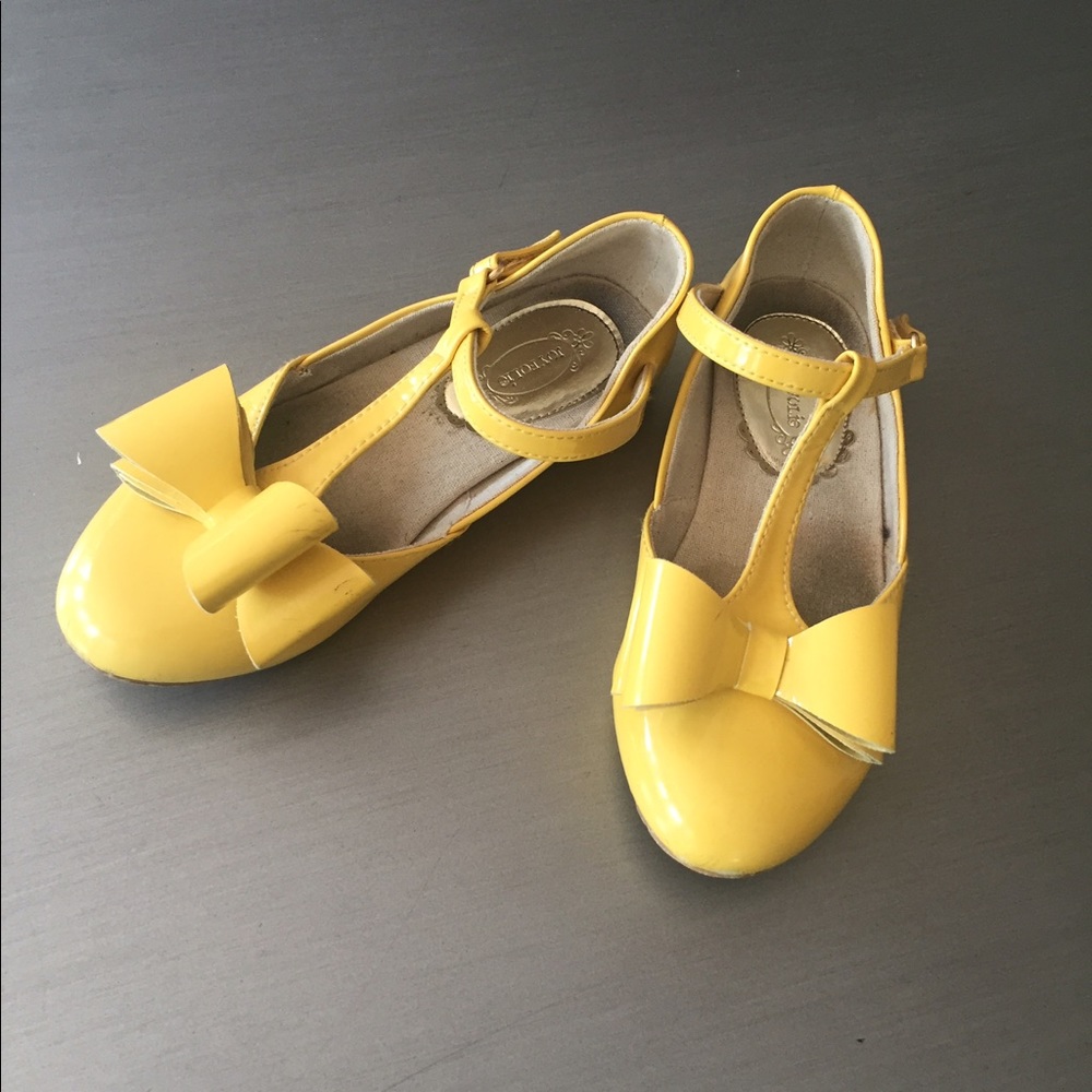 JOYFOLIE size 13 yellow shoes