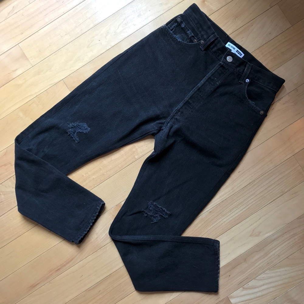 Re/Done Levi's High Rise Ankle Crop in Black