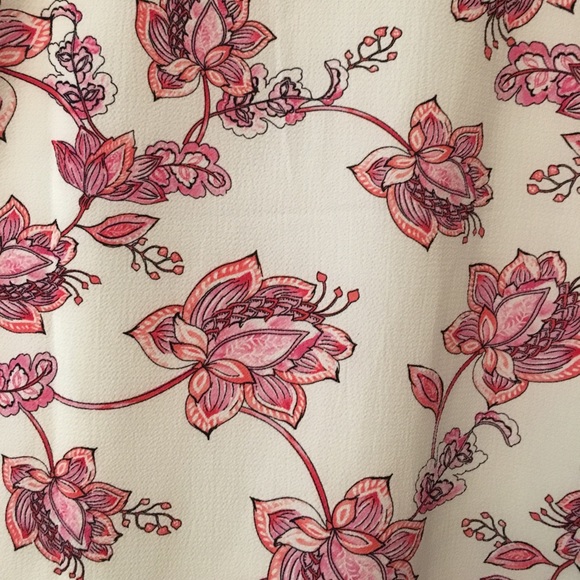 Floral sleeveless top - Picture 3 of 3