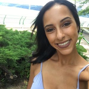 Meet your Posher, Shanel