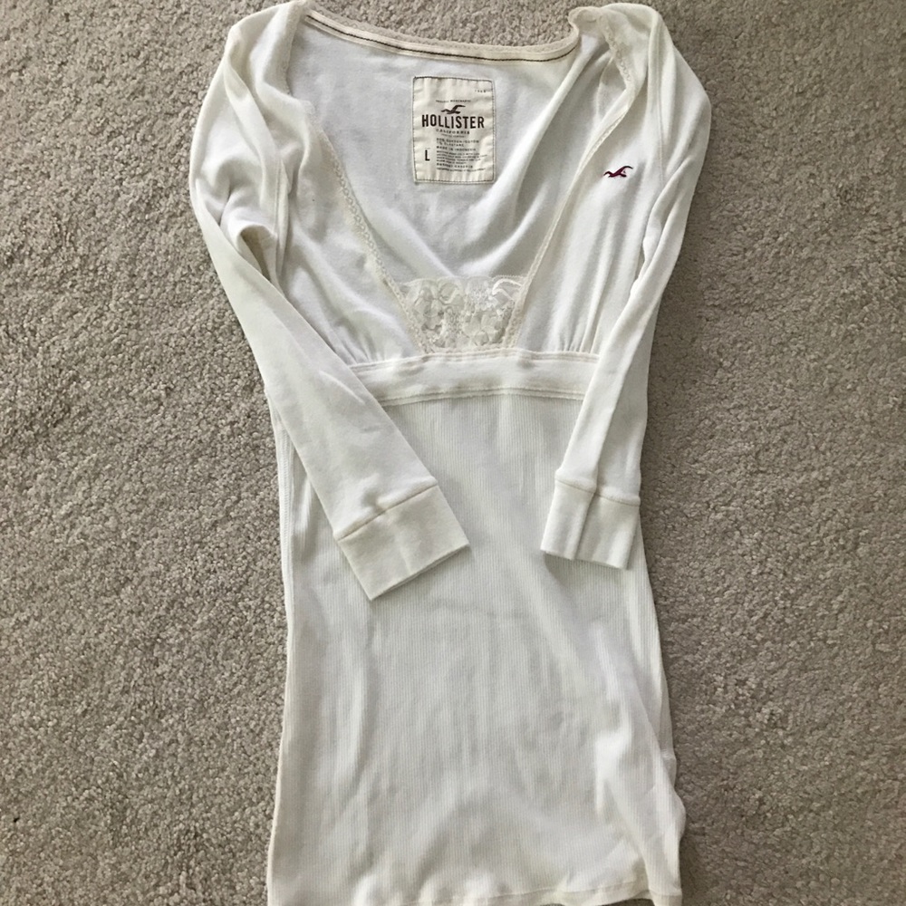 White, Hollister, three-quarter length shirt