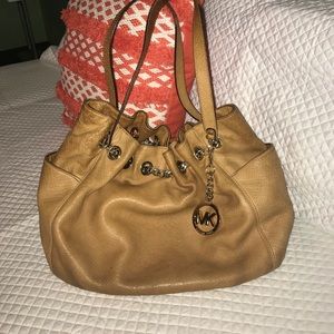 Michael Kors pocket book