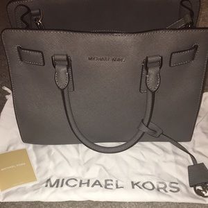 FINIAL PRICE DROP Grey Michael Kors purse