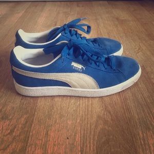 Suede blue puma's