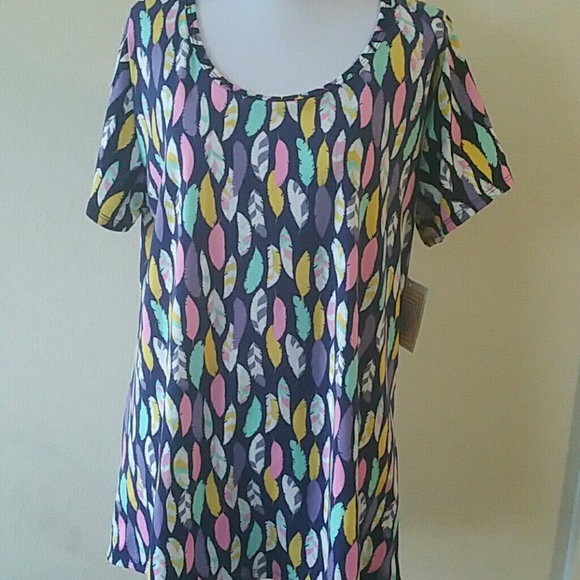 Lularoe Large Classic T - Picture 1 of 2