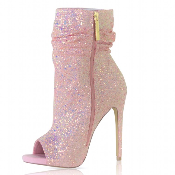 Pink Spotlight By Nelly Bernal - Picture 2 of 6