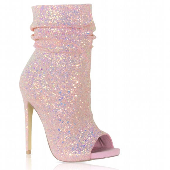 Pink Spotlight By Nelly Bernal - Picture 3 of 6