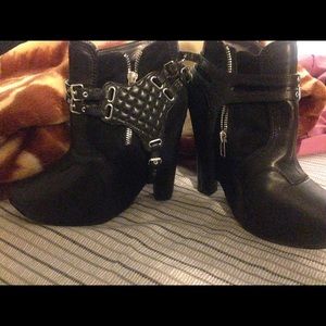 Sam Edelman "Zoe"black platform booties