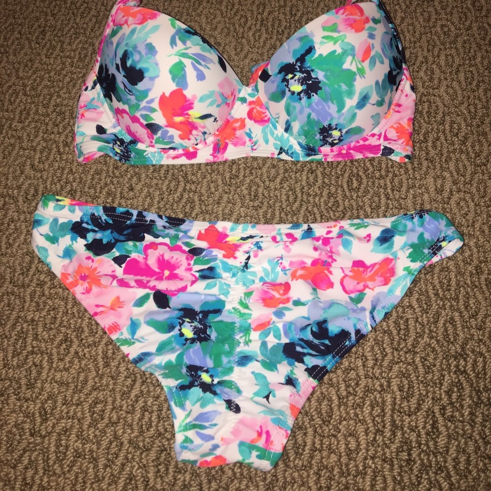 BATHING SUIT SET!