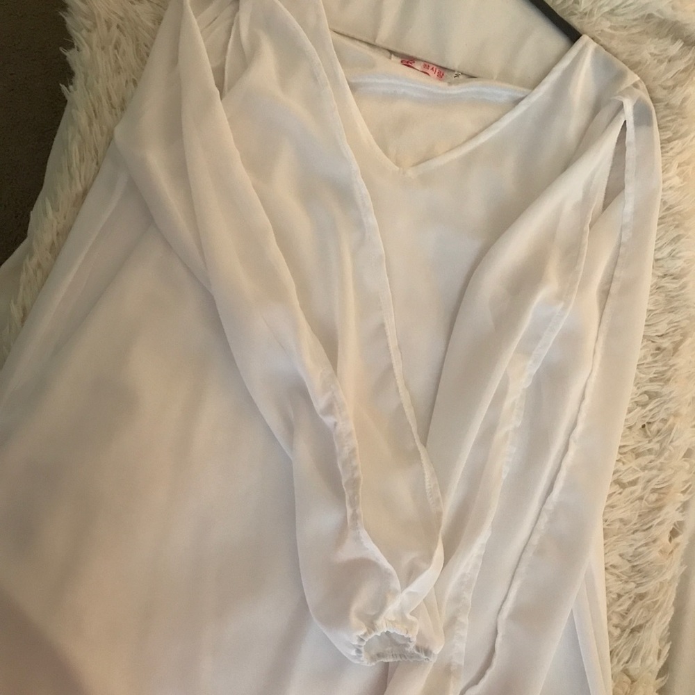 White open sleeve mini dress.