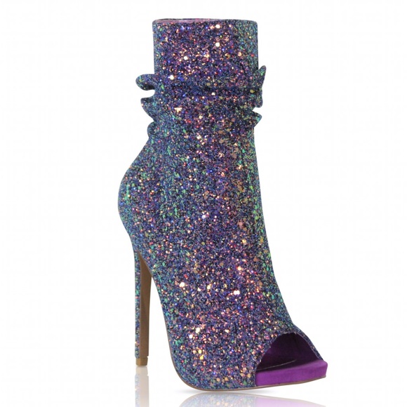 Violet Spotlight By Nelly Bernal - Picture 2 of 4