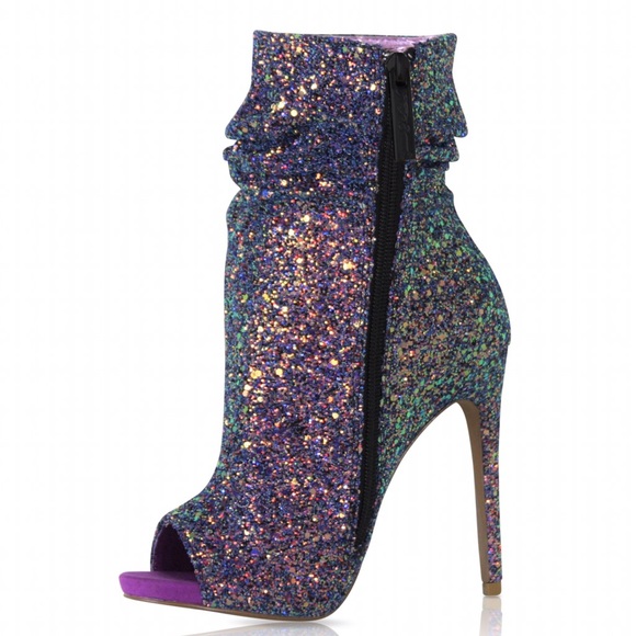 Violet Spotlight By Nelly Bernal - Picture 3 of 4