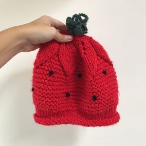 Urban Outfitters | Slouchy Strawberry Beanie 🍓
