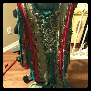 Traditional Arabic handmade dress from overseas.