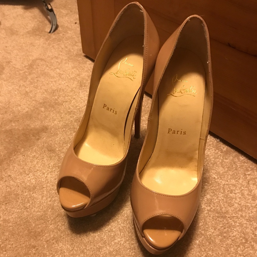 Christian Louboutin Lady Peep Patent leather pumps