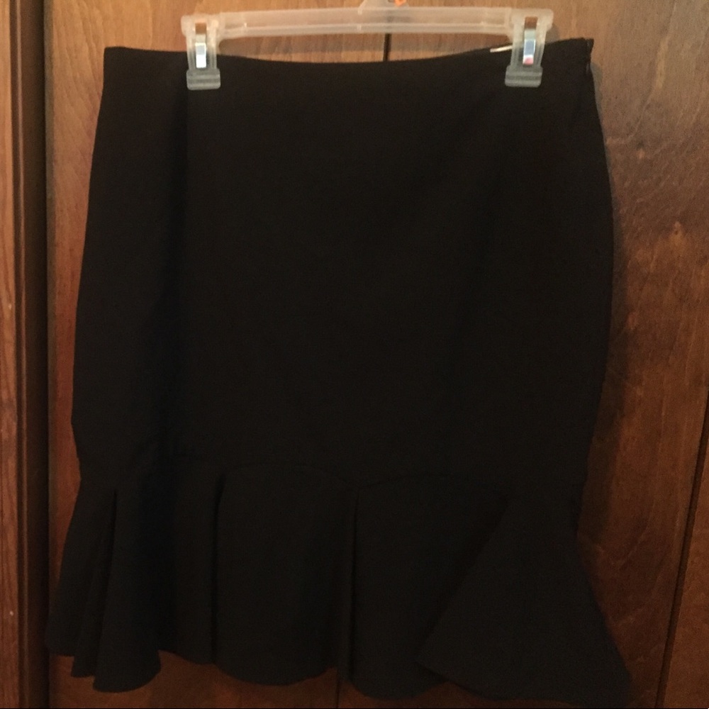 Nine West black pencil skirt size 8