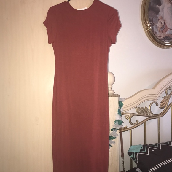 Variety of clothes. Prices do vary. - Picture 1 of 8