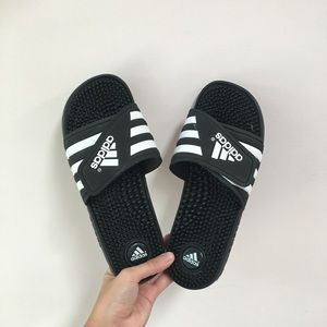 Adidas | Classic Sliders