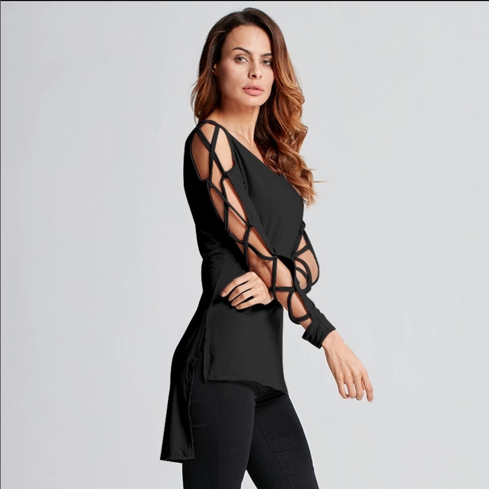 🍭🍭BLACK LONG SLEEVE HIGH LOW V-NECK SPLIT TOP🍭