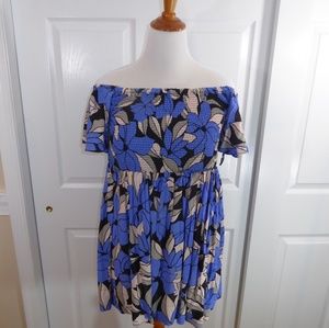 Super cute Free People off-the-shoulder Mini Dress