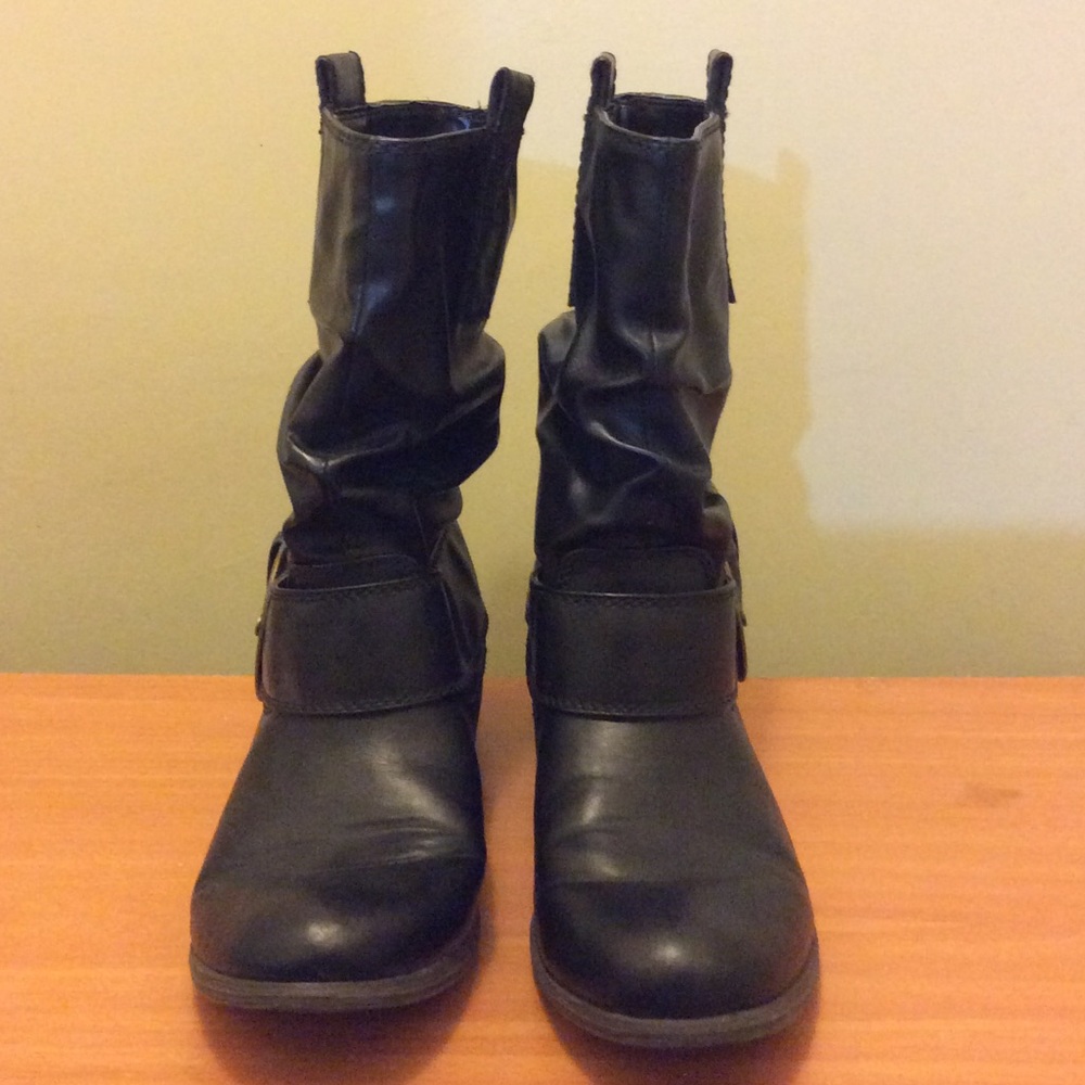 Buckled Crinkled Boots