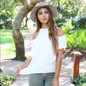 PIKO Cold Shoulder Top 💠