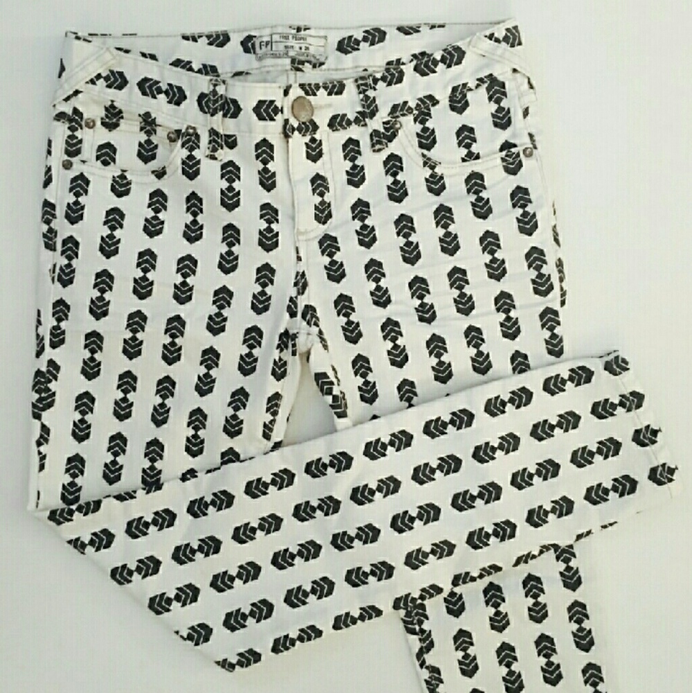 FREE PEOPLE White with Black Pattern Skinny Jean