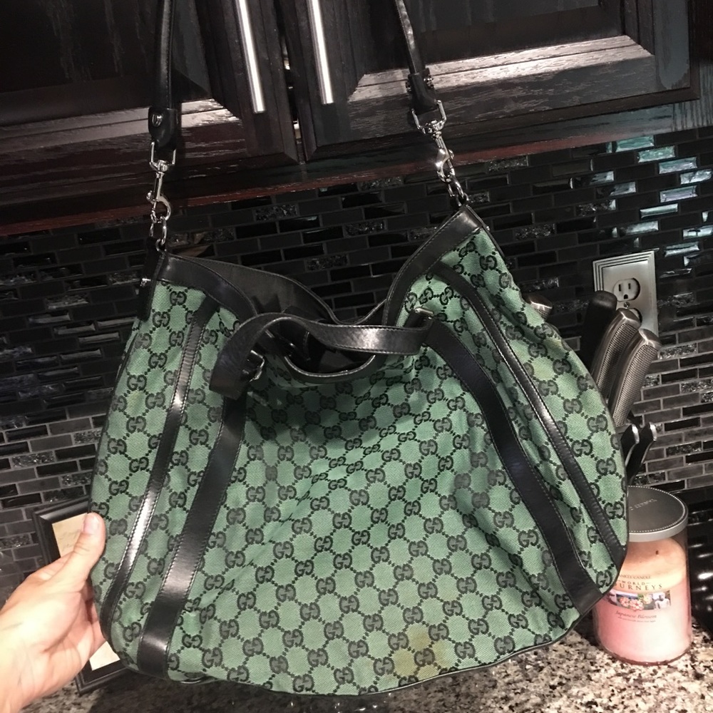 100% authentic green/black Gucci hobo