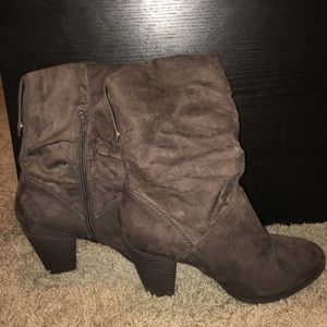 Heeled boots, size 9