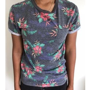 H&M 🌺 Divided Hawaiian Floral T-shirt