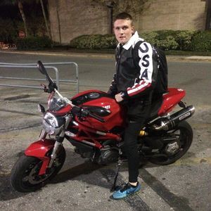 Meet your Posher, Troy