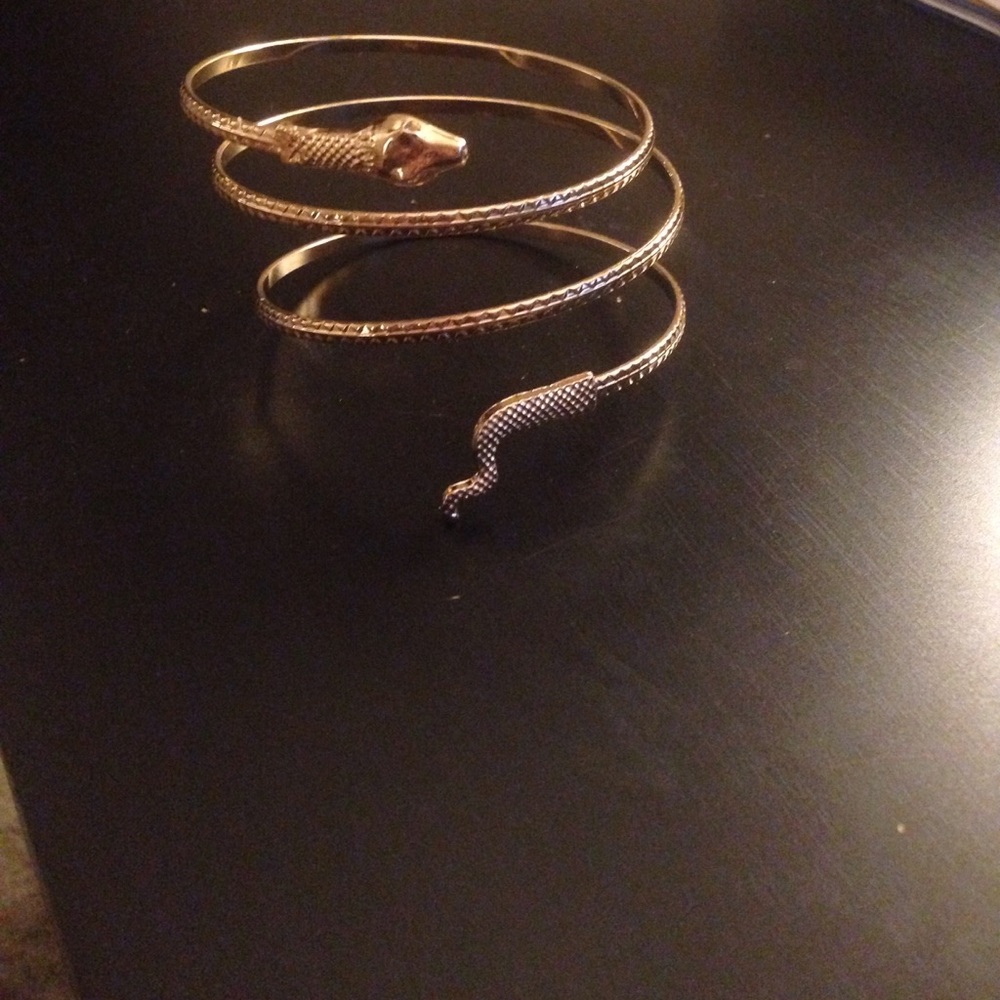 Python wrap bracelet in gold tone - Picture 3 of 3