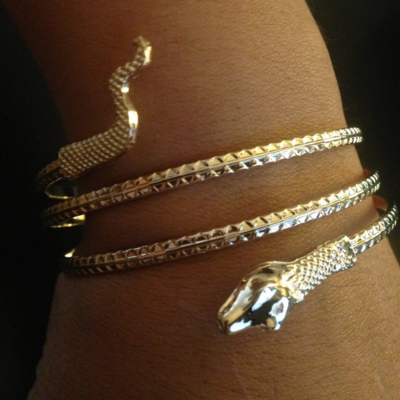 Trend Setter Diva Jewels Jewelry - Python wrap bracelet in gold tone