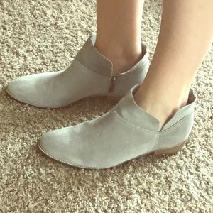 Seychelle's exclusively for Stitch Fix Gray Boots