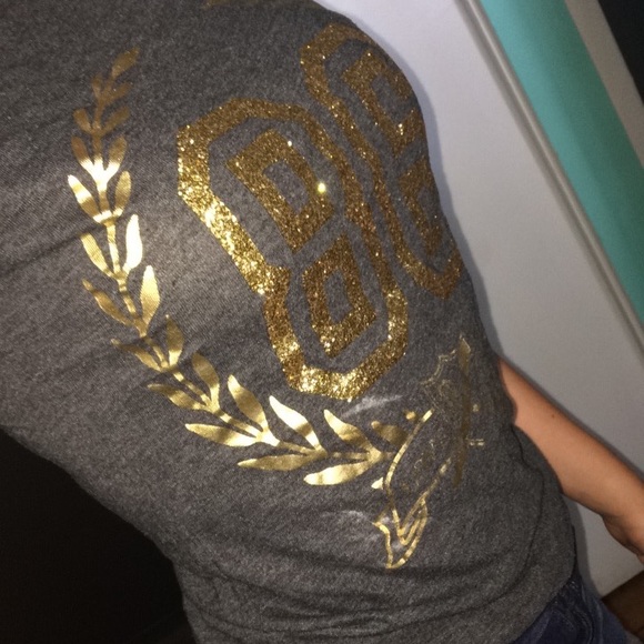 VS Pink Graphic Tee - Picture 1 of 3