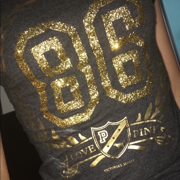 VS Pink Graphic Tee - Picture 3 of 3