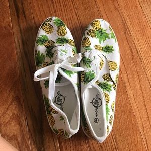 Pineapple shoes