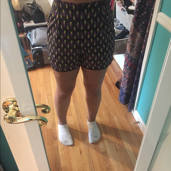 High waisted patterned shorts - Picture 2 of 4