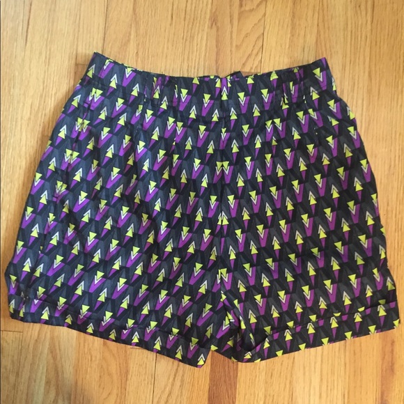 High waisted patterned shorts - Picture 3 of 4