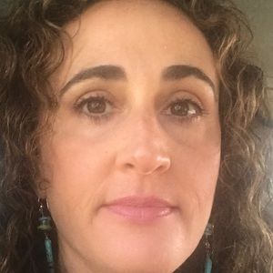 Meet your Posher, Iris