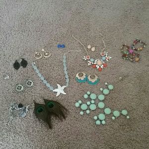 Eating, bracelet and necklace lot