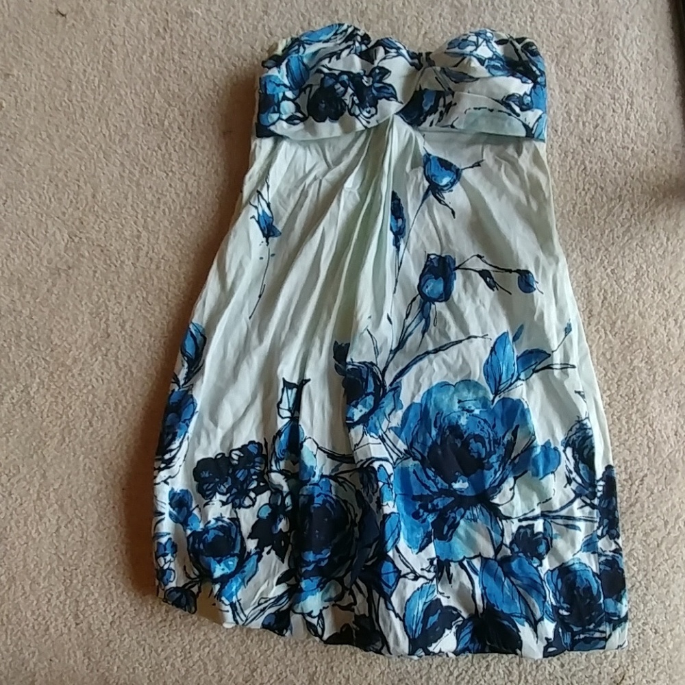 Cache floral dress