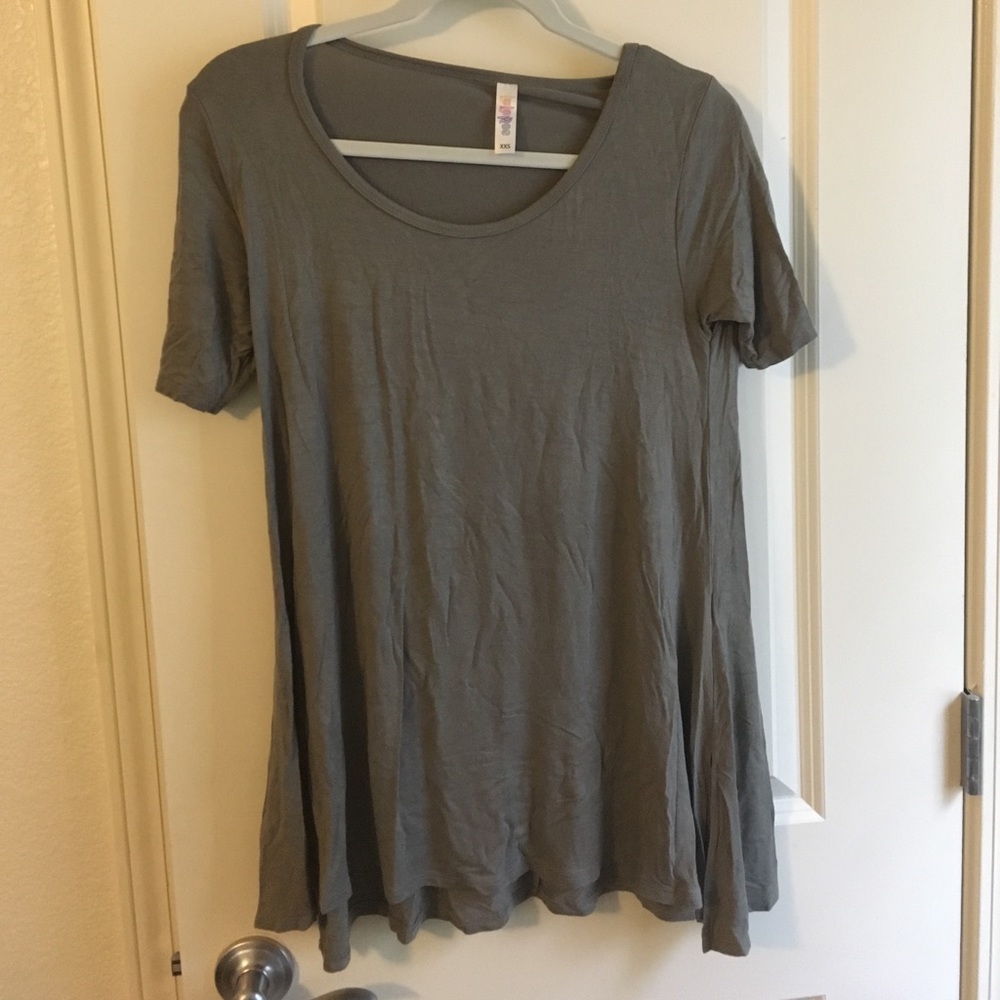 LulaRoe Perfect tee