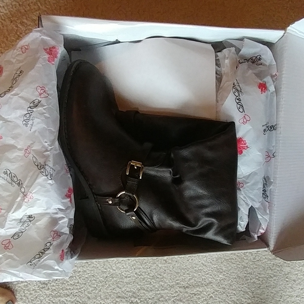 Leather Riding Style Boots - Picture 2 of 3