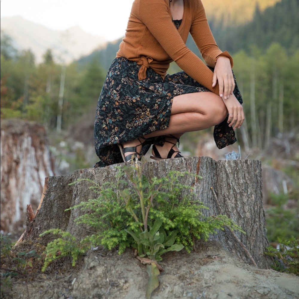 Off the shoulder Kimchi Blue floral dress