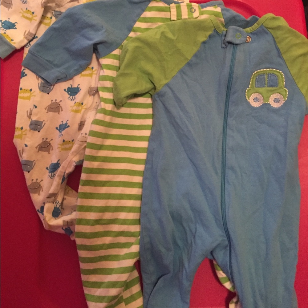 Set of 3 baby footie onesie suits