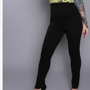 Laura Byrnes California Eva pants in Black Pointe