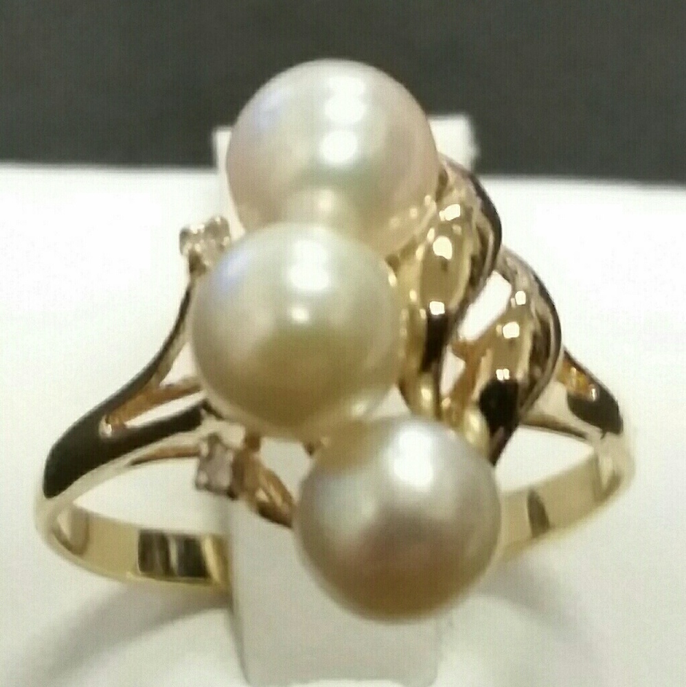 Ladies SOLID GOLD Ring - Picture 1 of 4