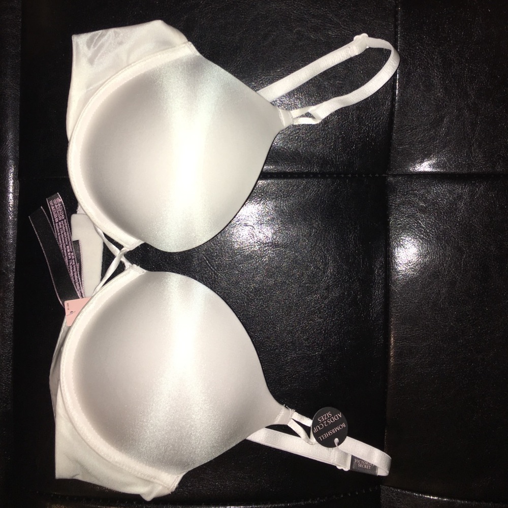 NWT Victoria Secrets bombshell bra 34B